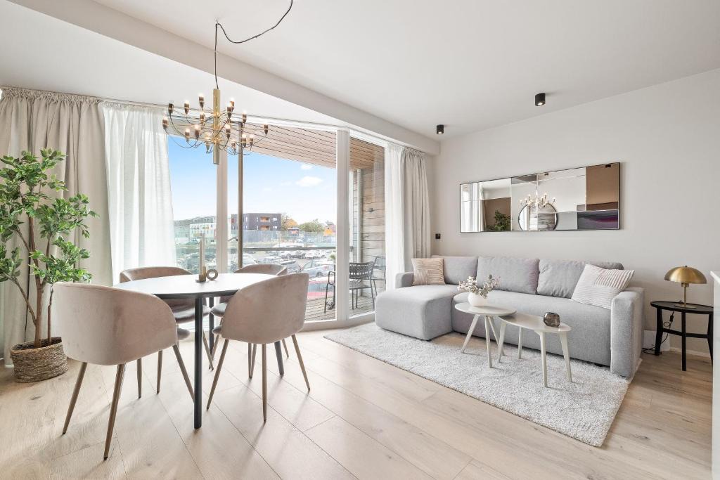 Vesturbær Apartment | Brand New Downtown Harbor Apartment