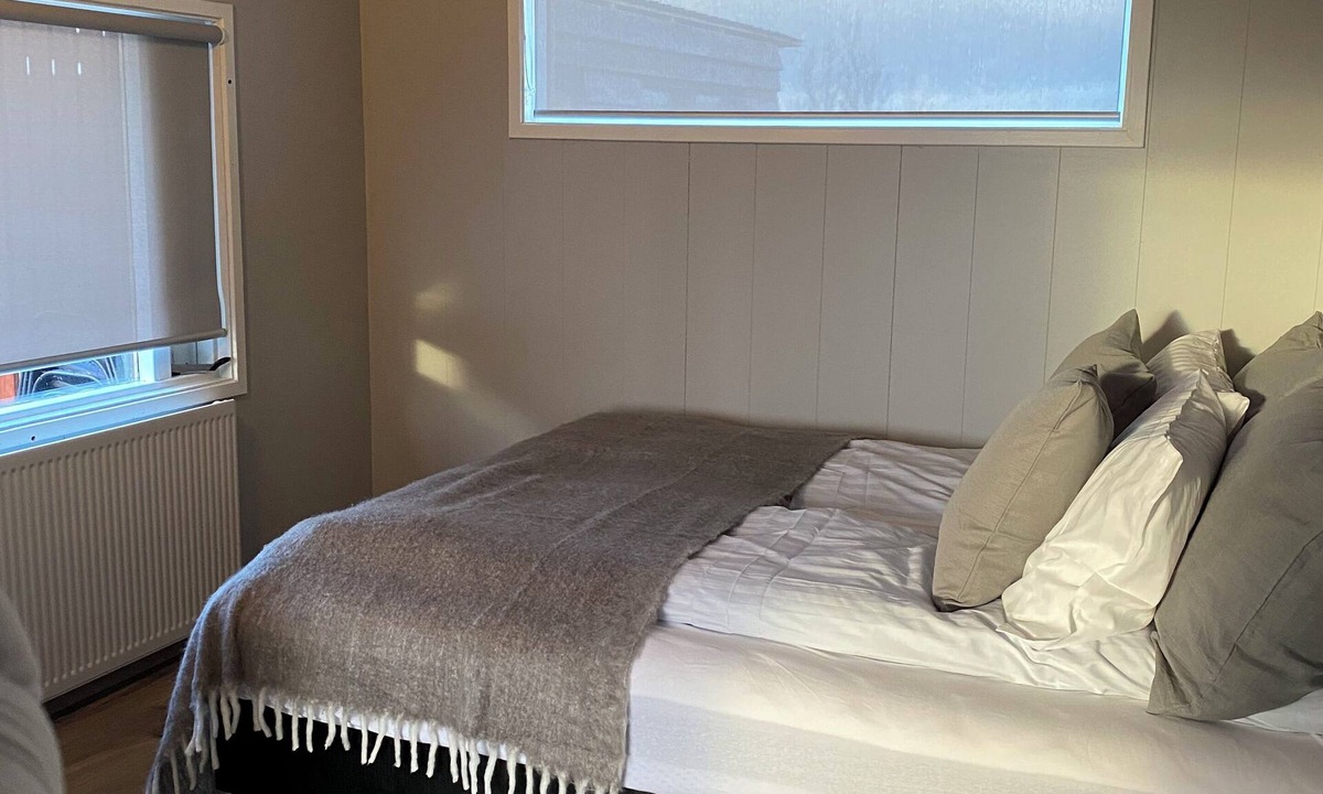 Rangarþing ytra Cottage | Luxury cottage with hot tub and large patio in quiet countryside. Great for 4-6