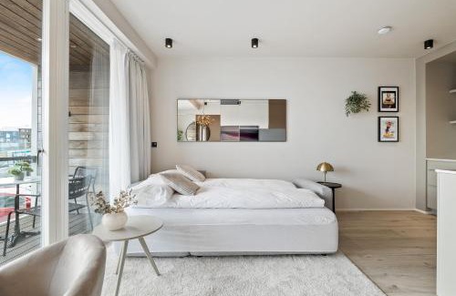 Vesturbær Apartment | Brand New Downtown Harbor Apartment