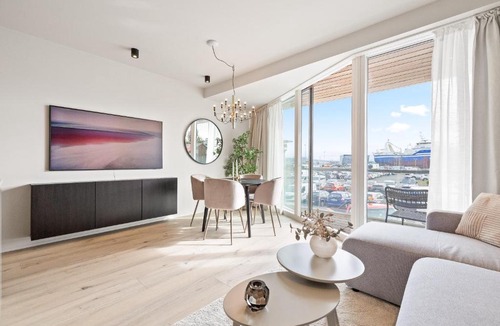 Vesturbær Apartment | Brand New Downtown Harbor Apartment