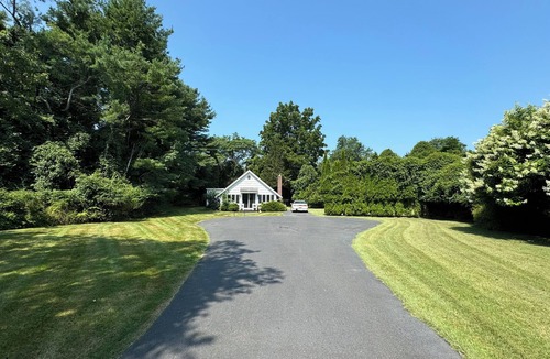 Water Mill Cottage | Charming Bridgehampton cottage on 4.5 acre Estate. 2BR, 1BA