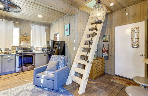 Ballouville Apartment | Killingly Barnyard Studio in Wine Country!