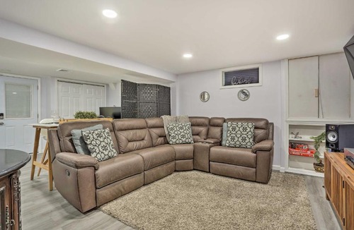 Saddle Brook Apartment | Saddle Brook Studio with Patio - Near NYC!
