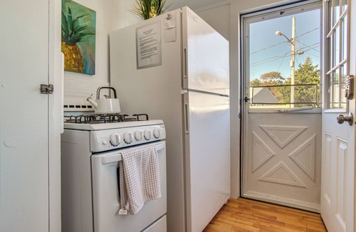 West Hyannisport Cottage | Steps to Eats & Craigville Beach! Cape Cod Cottage