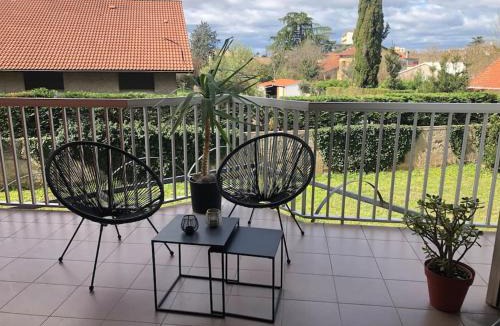 Romans-sur-Isere Apartment | Studio Moderne, Terrasse et Parking