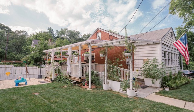 3Bedrooms+2Bath- Modern vibe in historic Roslyn home on Long Island