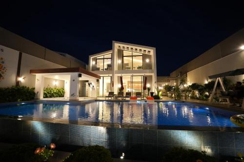 Blooms Villa