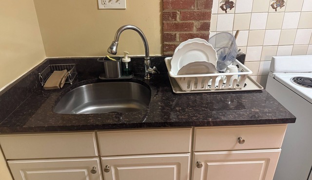 Charming 2-bedroom house with WiFi, AC in peaceful Silver Spring