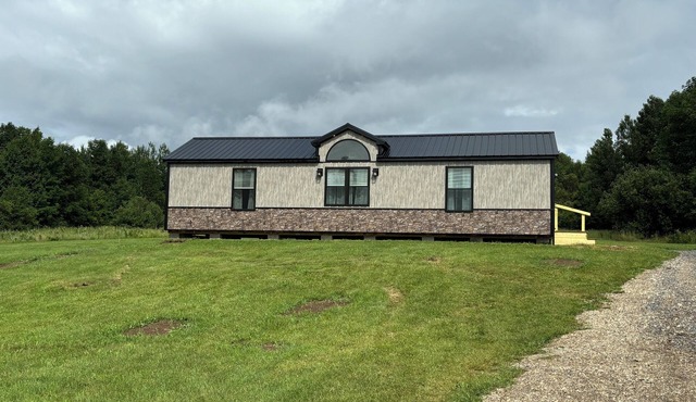 Charming 2-bedroom tiny home within a few miles of all kinds of outdoor sports