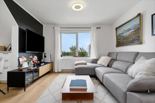 Charming Attic Flat with Garden Near Downtown