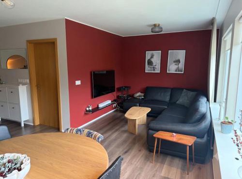 Cozy Family Home with Garden and Free Parking