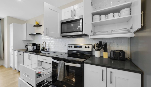 Group-Friendly Townhouse Stay – Sleeps up to 20