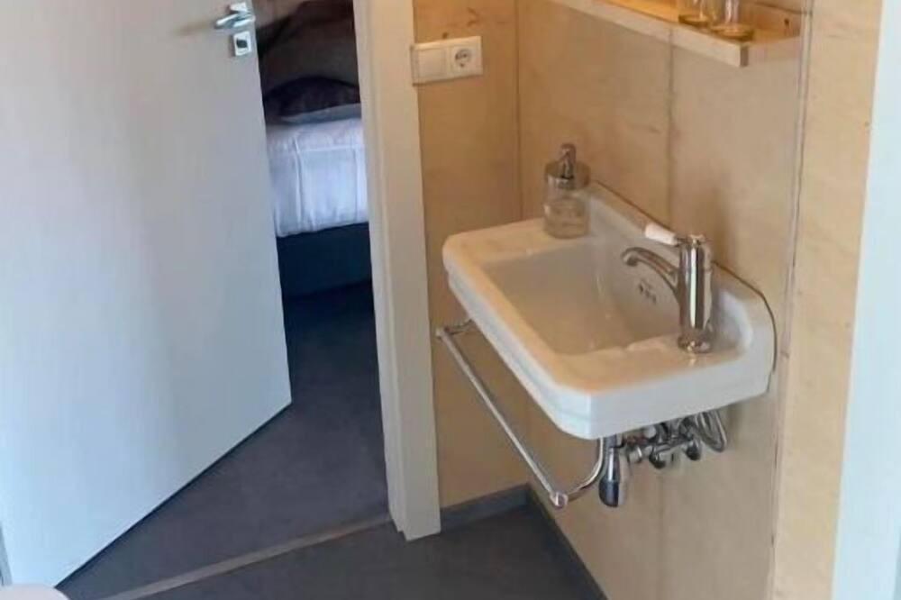 Photo of Bathroom in Hella