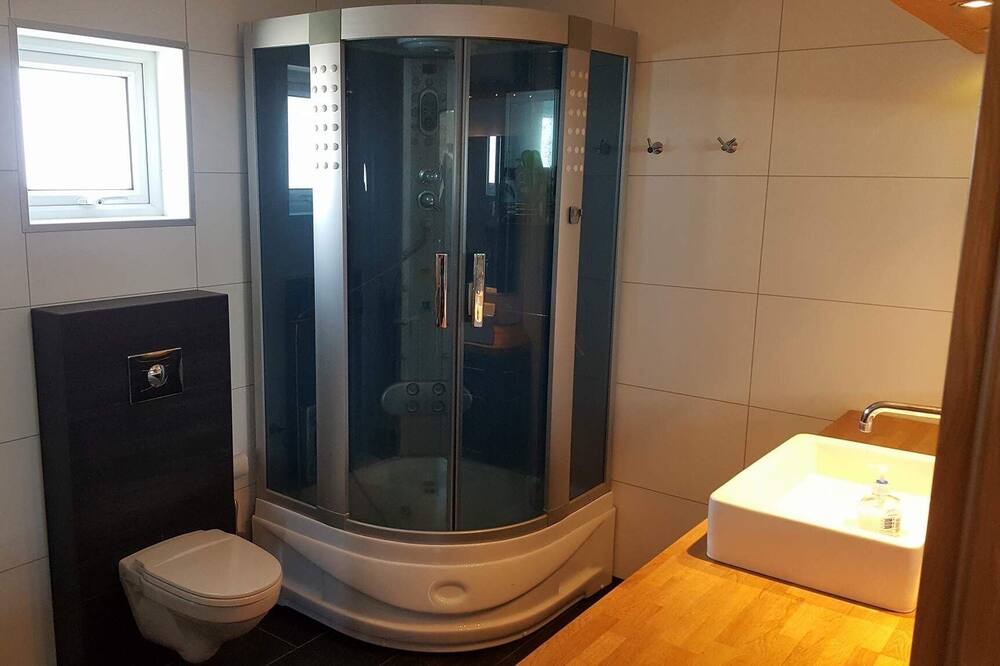 Photo of Bathroom in Hella