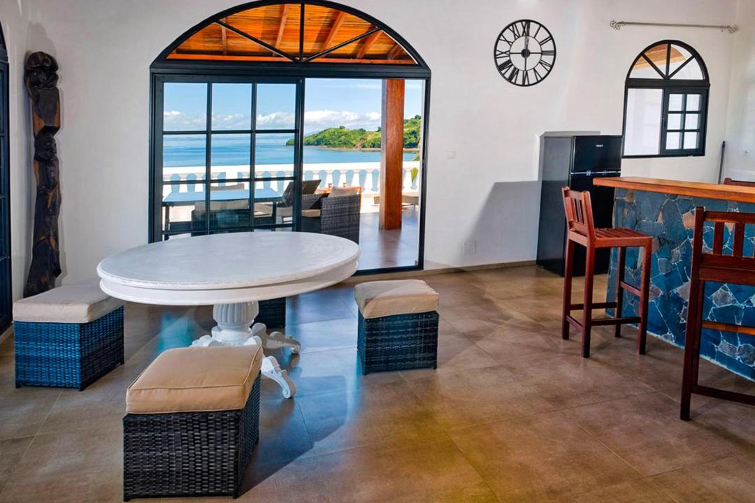Photo of Livingroom in Hell-Ville