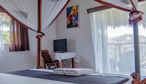 Deluxe Double Room (2 Adults + 1 Child)